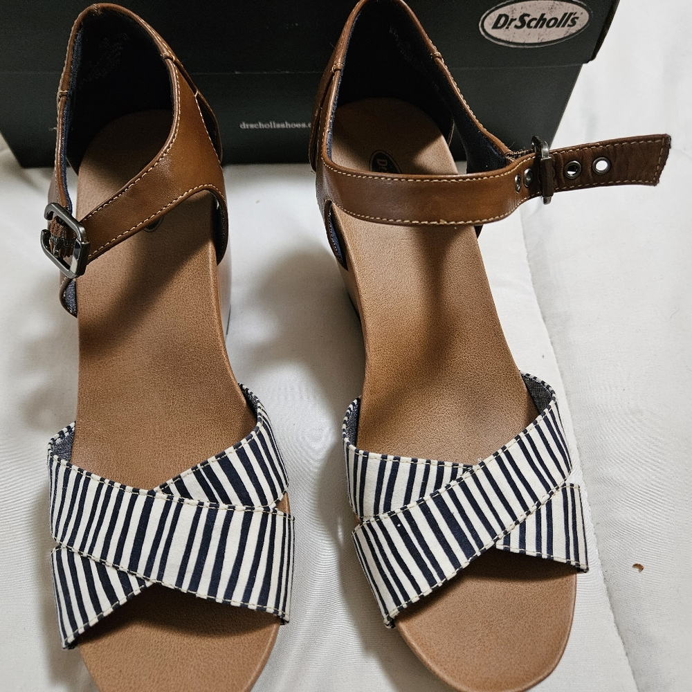 Dr Scholl's - Melody wedge Size 8